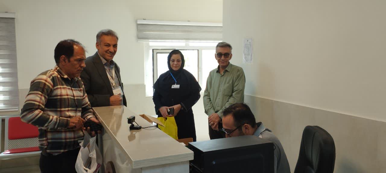 بمناسبت روز ملی اهدای خون صورت گرفت : مشارکت کارکنان بیمارستان آیت ا... علیمرادیان در اهدای خون